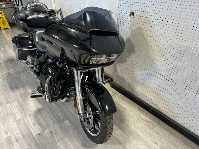 2016 Harley-Davidson, 27 201 km, dovoz Kanada — foto 5 z 5