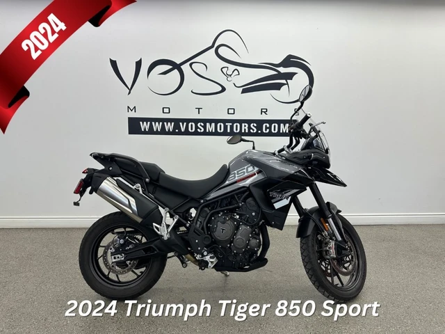 2024 Triumph, 10 009 km, dovoz Kanada — foto 1 z 5 2024 Triumph, 10 009 km, dovoz Kanada — foto 1 z 5