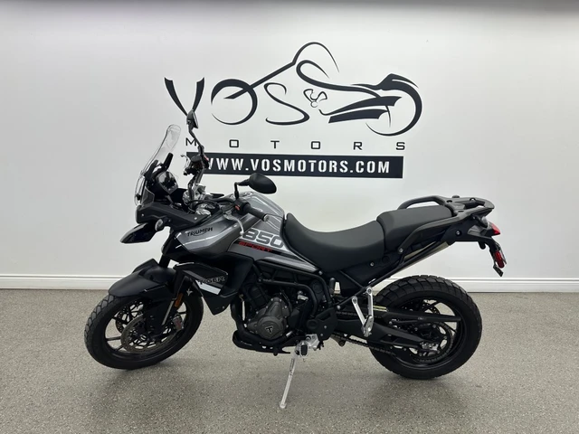2024 Triumph, 10 009 km, dovoz Kanada — foto 5 z 5