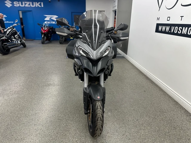 2013 Ducati, 71 451 km, dovoz Kanada — foto 3 z 5