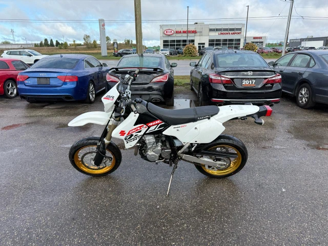 2019 Suzuki, zlatá, 28 606 km, dovoz Kanada — foto 2 z 5