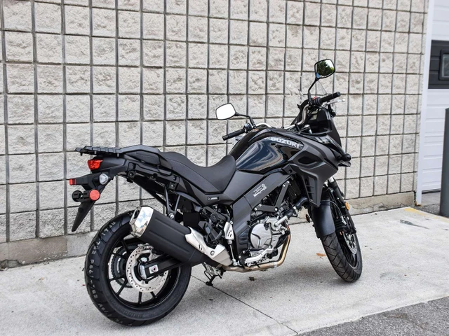2025 Suzuki, dovoz Kanada — foto 3 z 5