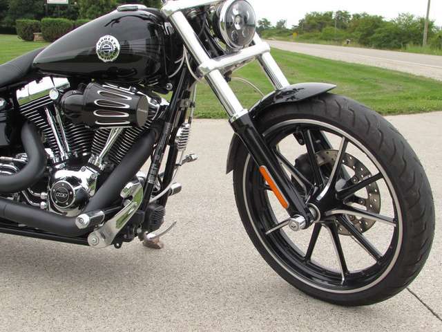 2013 Harley-Davidson, 18 000 km, dovoz Kanada — foto 3 z 5