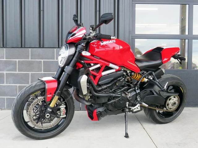 2016 Ducati, červená, 39 759 km, dovoz Kanada — foto 2 z 5