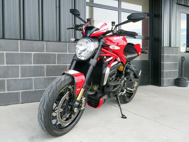 2016 Ducati, červená, 39 759 km, dovoz Kanada — foto 4 z 5
