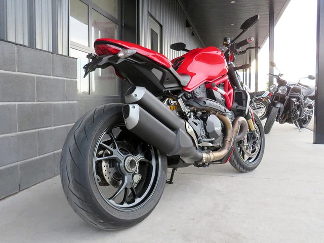 2016 Ducati, červená, 39 759 km, dovoz Kanada — foto 5 z 5