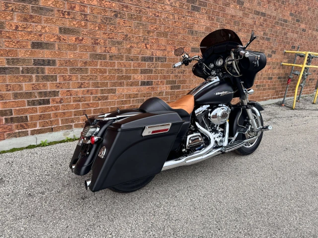 2007 Harley-Davidson, 29 000 km, dovoz Kanada — foto 3 z 5