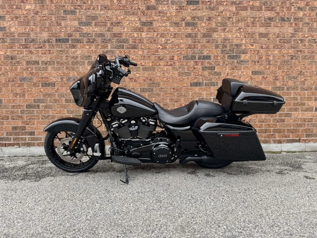 2021 Harley-Davidson, 11 000 km, dovoz Kanada — foto 2 z 5