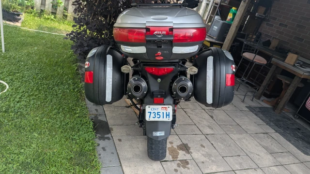 2008 Suzuki, 76 227 km, dovoz Kanada — foto 3 z 5