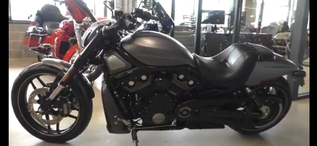 2016 Harley-Davidson, 15 000 km, dovoz Kanada — foto 3 z 4