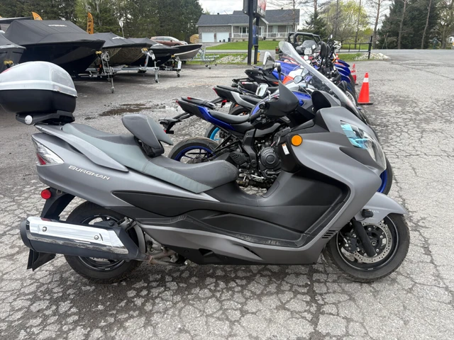 2016 Suzuki, 36 289 km, dovoz Kanada — foto 1 z 4 2016 Suzuki, 36 289 km, dovoz Kanada — foto 1 z 4