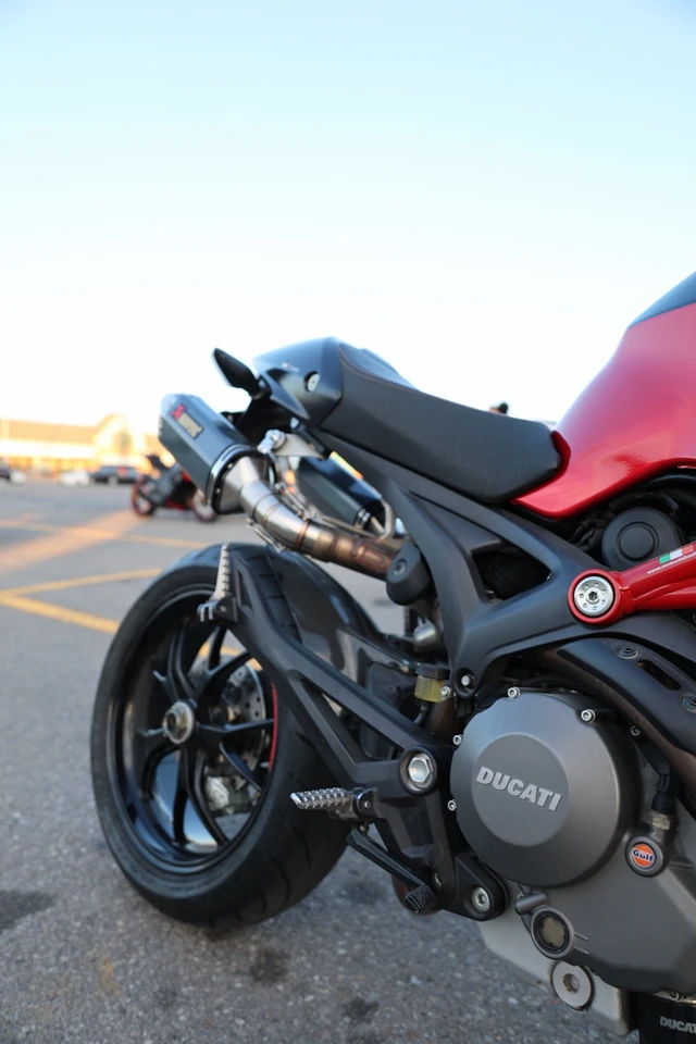 2014 Ducati, 20 000 km, dovoz Kanada — foto 3 z 5