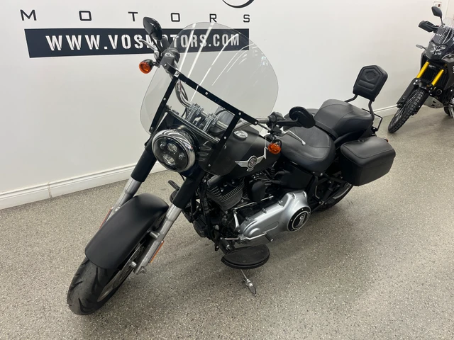 2012 Harley-Davidson, 32 986 km, dovoz Kanada — foto 4 z 5