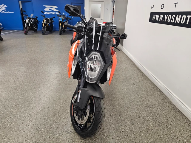 2016 KTM, 11 080 km, dovoz Kanada — foto 3 z 5