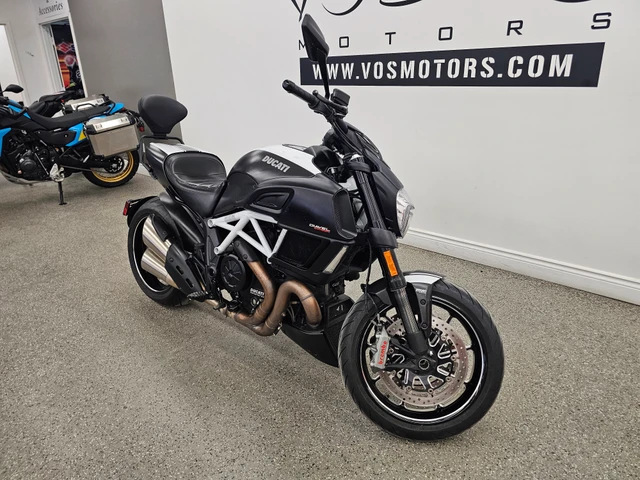 2015 Ducati, 6 171 km, dovoz Kanada — foto 2 z 5