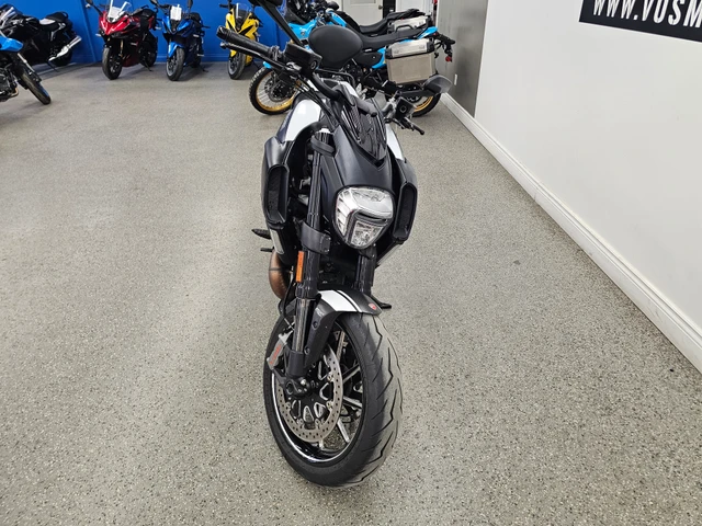 2015 Ducati, 6 171 km, dovoz Kanada — foto 3 z 5