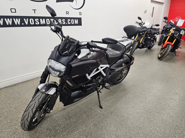 2015 Ducati, 6 171 km, dovoz Kanada — foto 4 z 5
