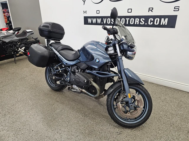 2005 BMW, 21 115 km, dovoz Kanada — foto 2 z 5
