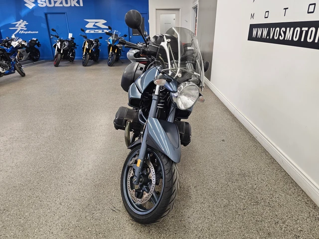 2005 BMW, 21 115 km, dovoz Kanada — foto 3 z 5
