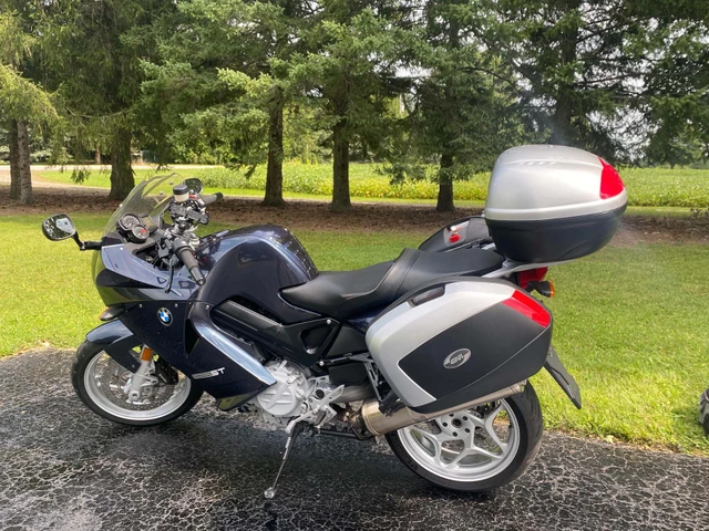 2009 BMW, 87 000 km, dovoz Kanada — foto 4 z 5
