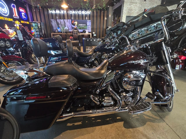 2014 Harley-Davidson, 88 230 km, dovoz Kanada — foto 2 z 5