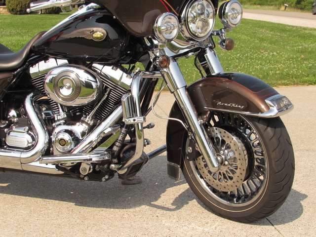 2013 Harley-Davidson, 26 000 km, dovoz Kanada — foto 3 z 5