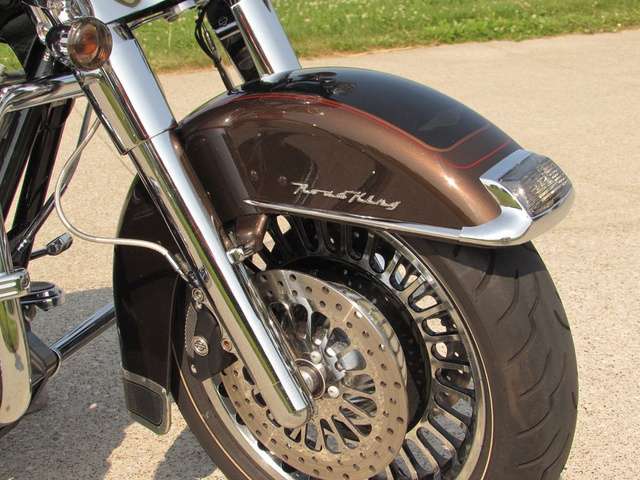 2013 Harley-Davidson, 26 000 km, dovoz Kanada — foto 4 z 5