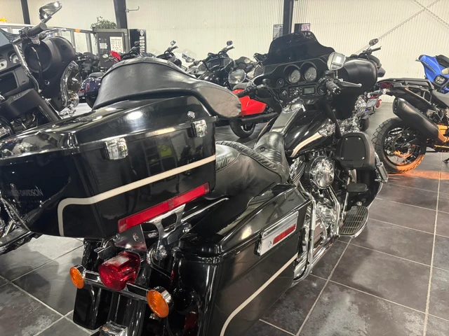 2003 Harley-Davidson, 37 248 km, dovoz Kanada — foto 5 z 5