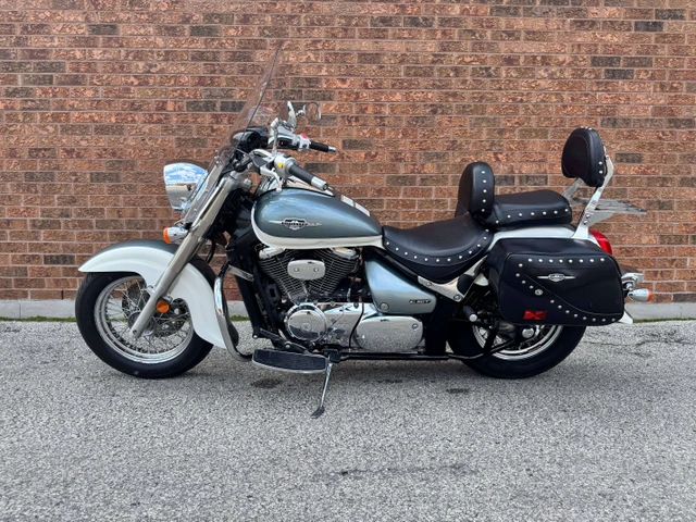 2011 Suzuki, 44 000 km, dovoz Kanada — foto 2 z 5