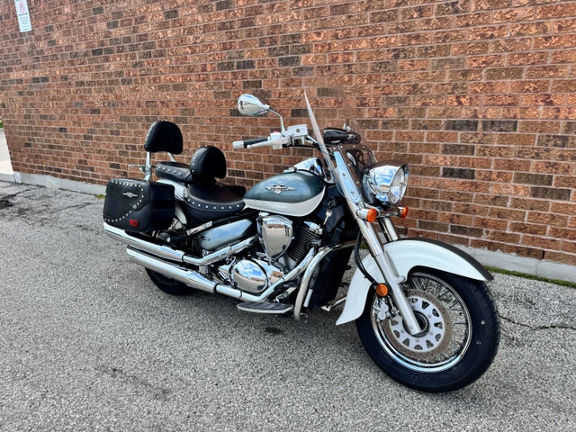 2011 Suzuki, 44 000 km, dovoz Kanada — foto 3 z 5