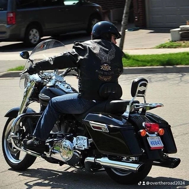 2012 Harley-Davidson, 30 000 km, dovoz Kanada — foto 4 z 5