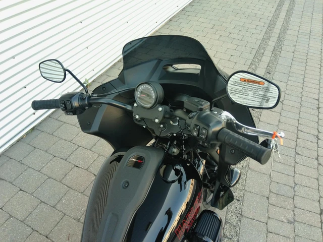 2026 Harley-Davidson, 10 km, dovoz Kanada — foto 5 z 5