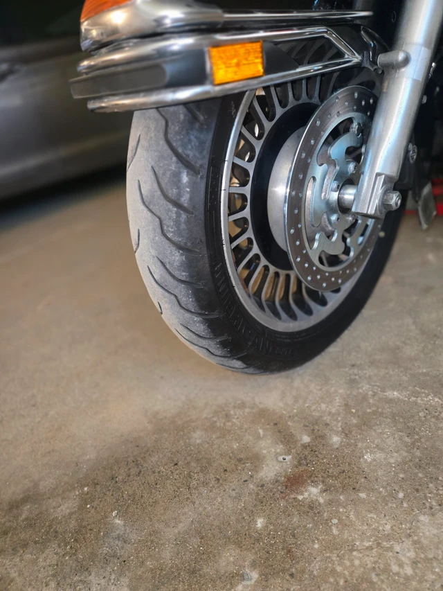 2009 Harley-Davidson, 103 000 km, dovoz Kanada — foto 3 z 5