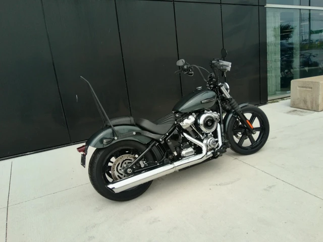 2025 Harley-Davidson, 3 993 km, dovoz Kanada — foto 2 z 5