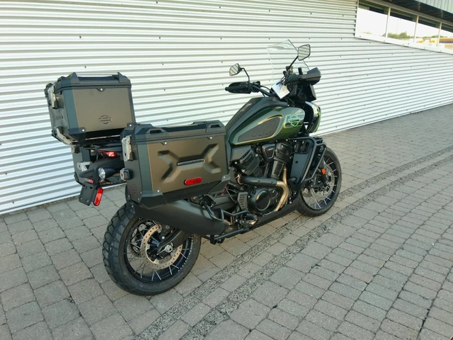 2026 Harley-Davidson, 2 km, dovoz Kanada — foto 3 z 5