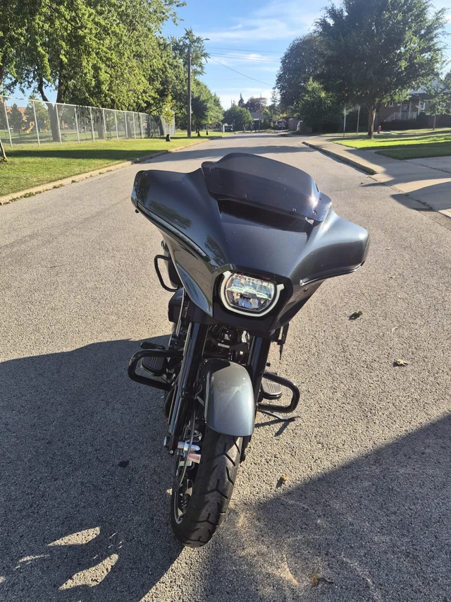 2025 Harley-Davidson, 1 300 km, dovoz Kanada — foto 2 z 5