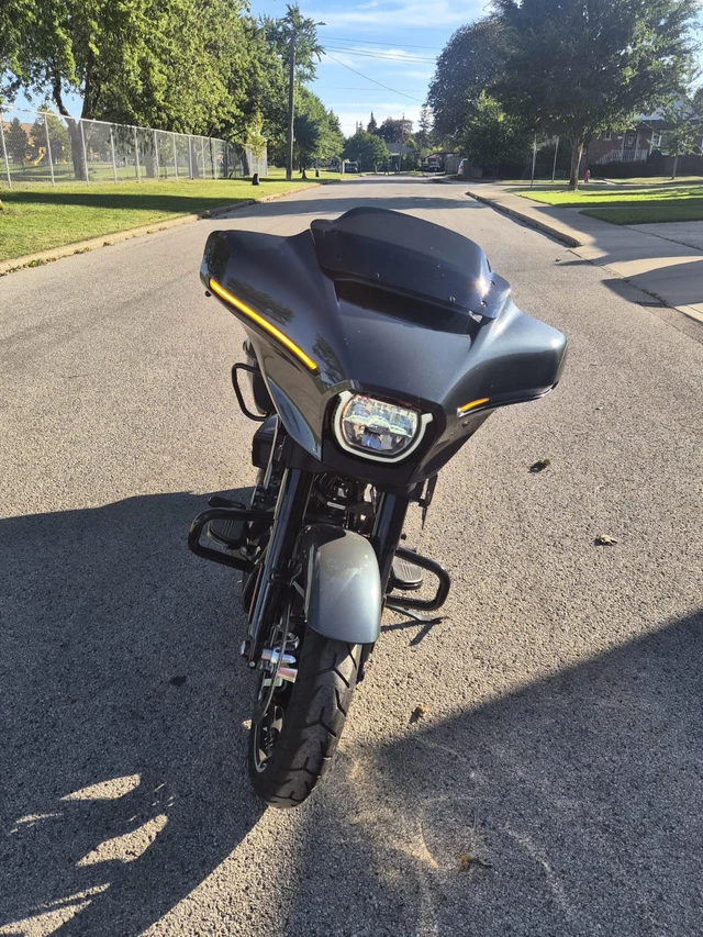 2025 Harley-Davidson, 1 300 km, dovoz Kanada — foto 3 z 5
