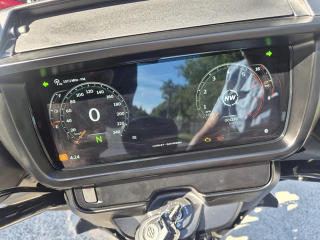 2025 Harley-Davidson, 1 300 km, dovoz Kanada — foto 5 z 5
