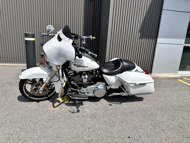 2017 Harley-Davidson, 46 889 km, dovoz Kanada — foto 3 z 5