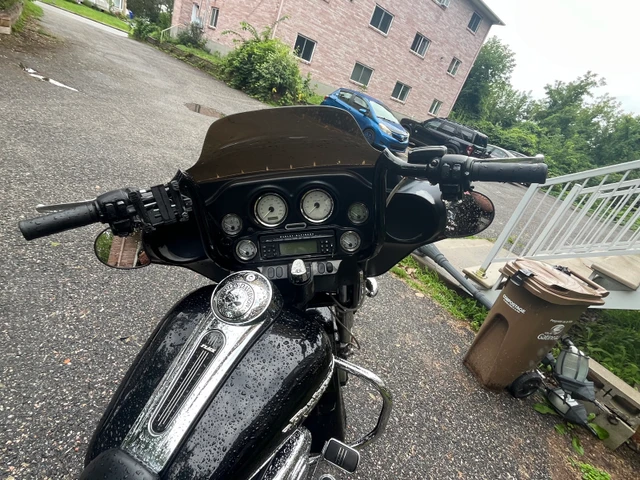 2010 Harley-Davidson, 60 000 km, dovoz Kanada — foto 4 z 5