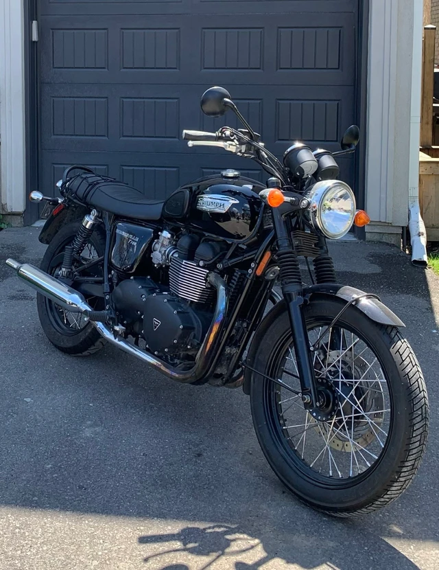 2015 Triumph, 7 076 km, dovoz Kanada — foto 3 z 5