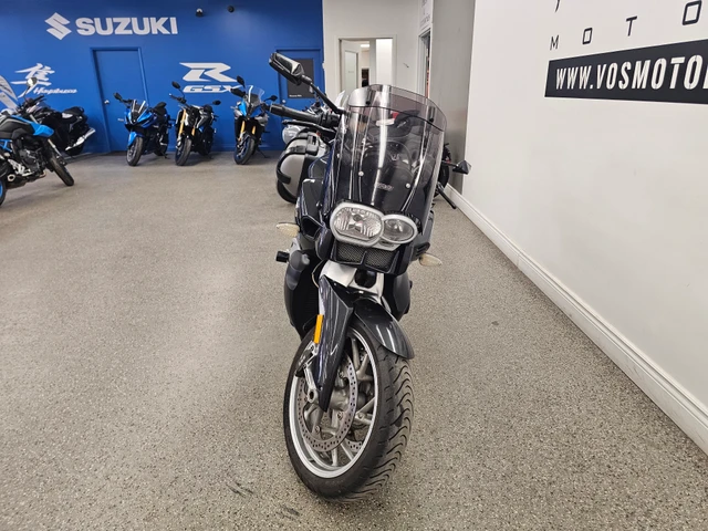 2006 BMW, 48 699 km, dovoz Kanada — foto 3 z 5