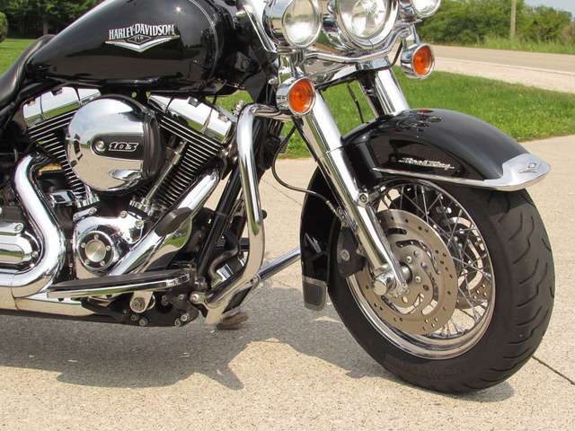 2014 Harley-Davidson, 80 500 km, dovoz Kanada — foto 4 z 5