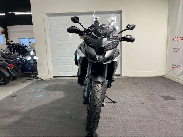 2023 Ducati, 9 779 km, dovoz Kanada — foto 5 z 5