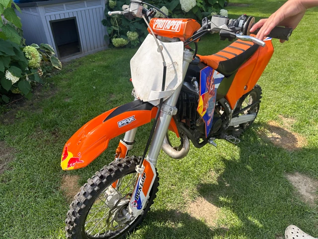 2015 KTM, dovoz Kanada — foto 3 z 3