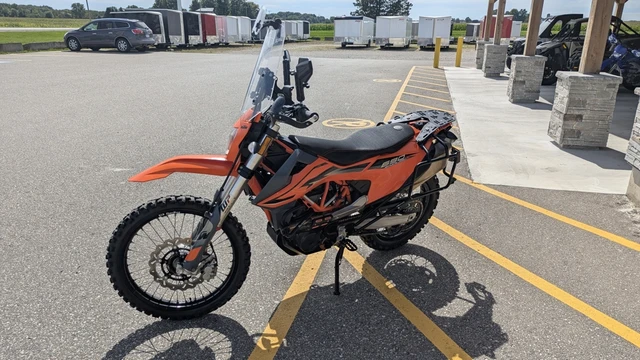 2023 KTM, dovoz Kanada — foto 4 z 5