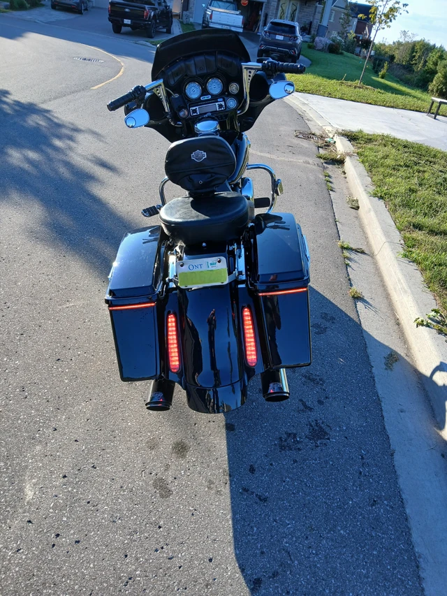2011 Harley-Davidson, 60 000 km, dovoz Kanada — foto 3 z 5