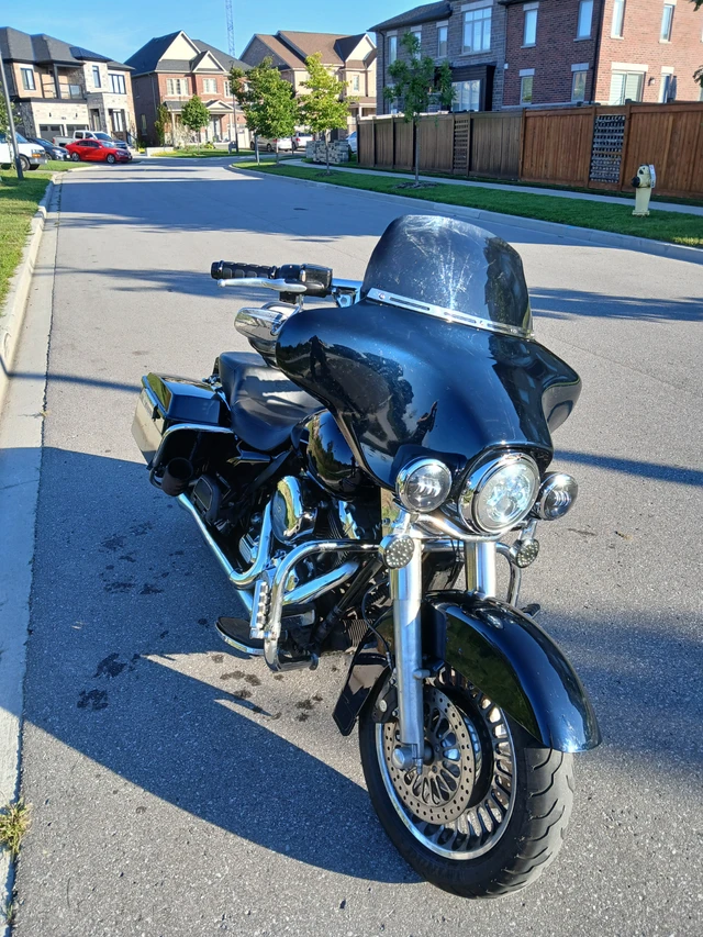 2011 Harley-Davidson, 60 000 km, dovoz Kanada — foto 5 z 5
