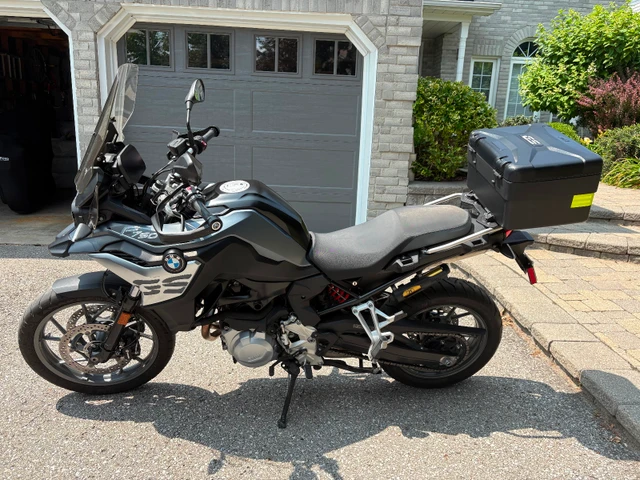 2018 BMW, 20 000 km, dovoz Kanada — foto 3 z 5