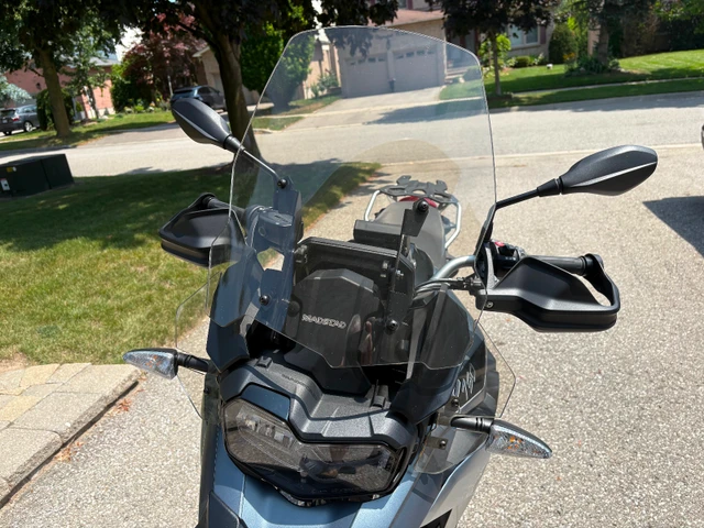 2018 BMW, 20 000 km, dovoz Kanada — foto 5 z 5